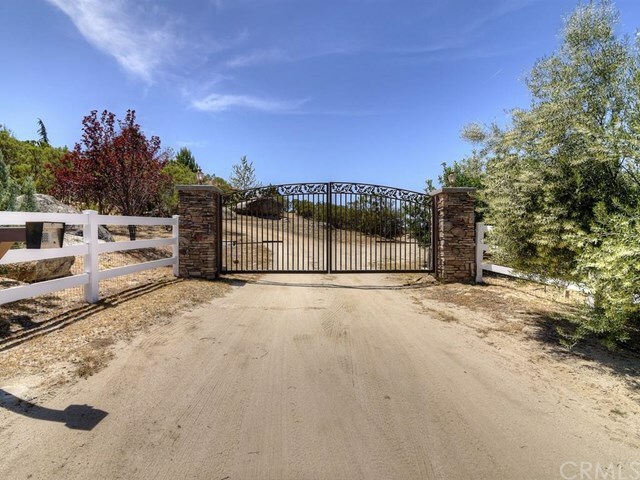 Property Photo: 49947 Bradford Road CA 92536