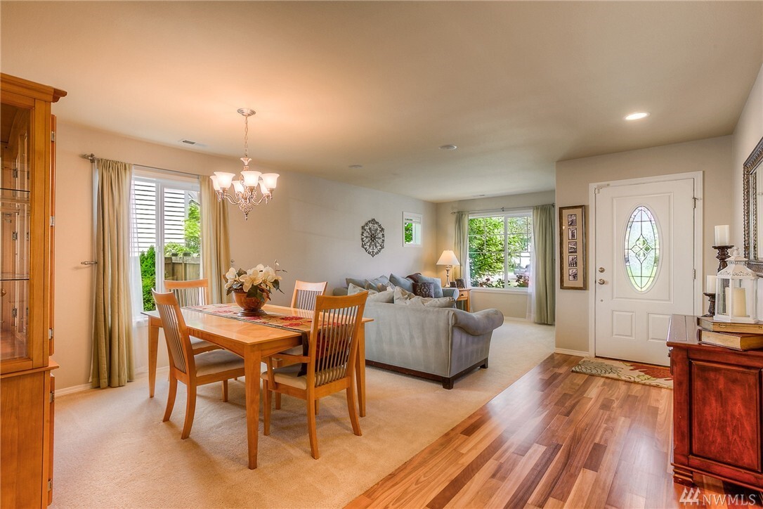 Property Photo:  6923 Strouf Avenue SE  WA 98065 