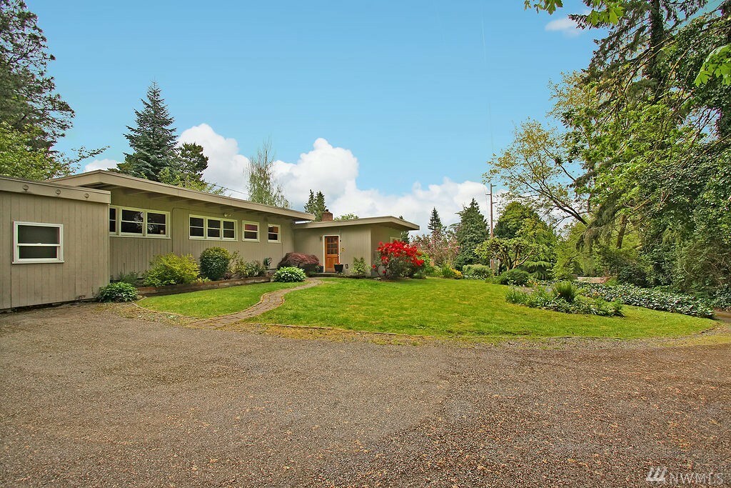 Property Photo: 19361 53rd Ave NE WA 98155