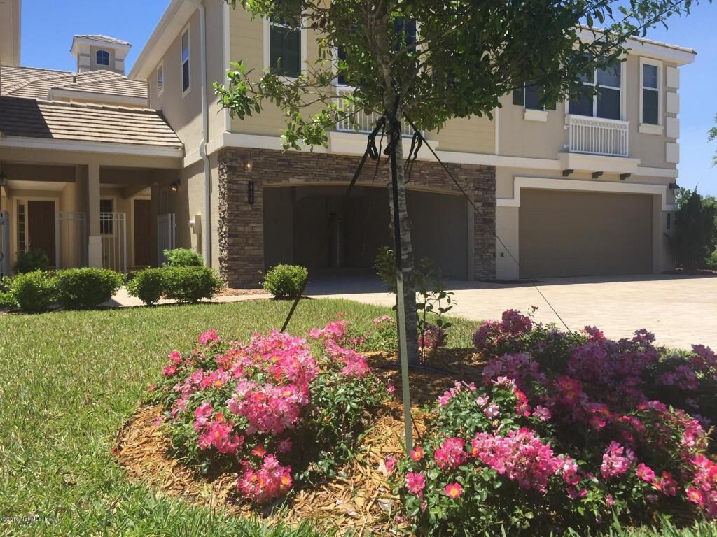 Property Photo: 476 Hedgewood Drive FL 32092