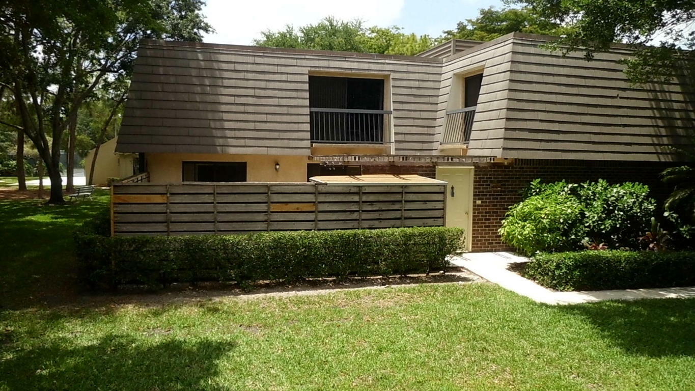 Property Photo:  610 6th Terrace  FL 33418 