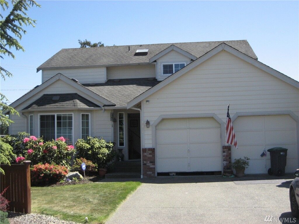 Property Photo:  517 Puget Place S  WA 98047 