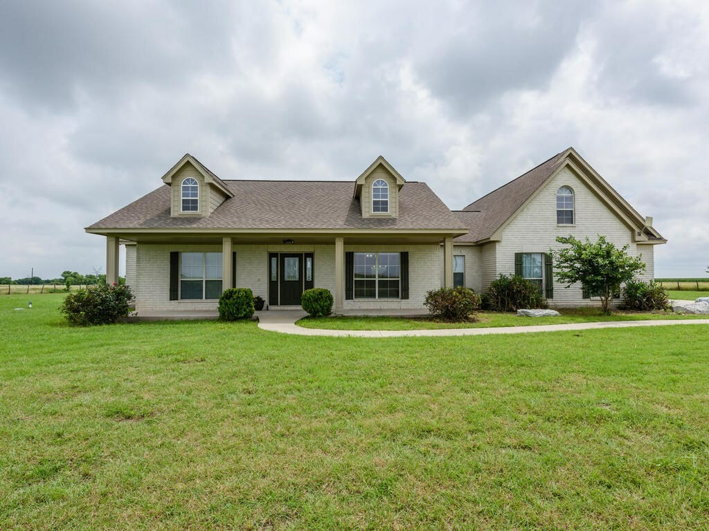 Property Photo:  2153 County Road 101  TX 78634 