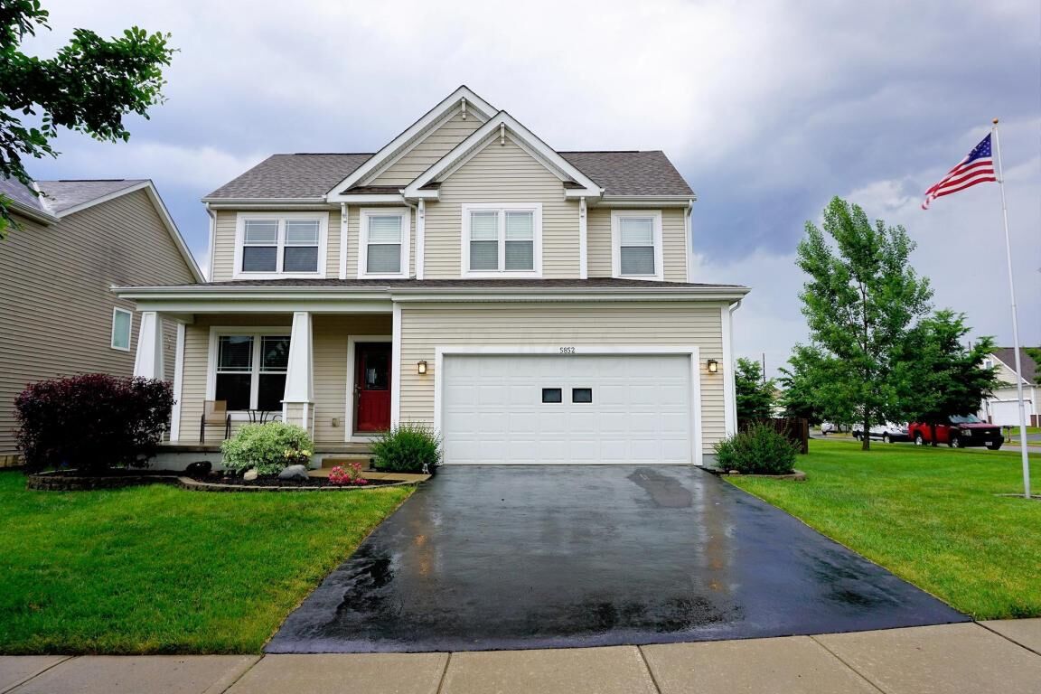 Property Photo:  5852 Tully Cross Drive  OH 43119 