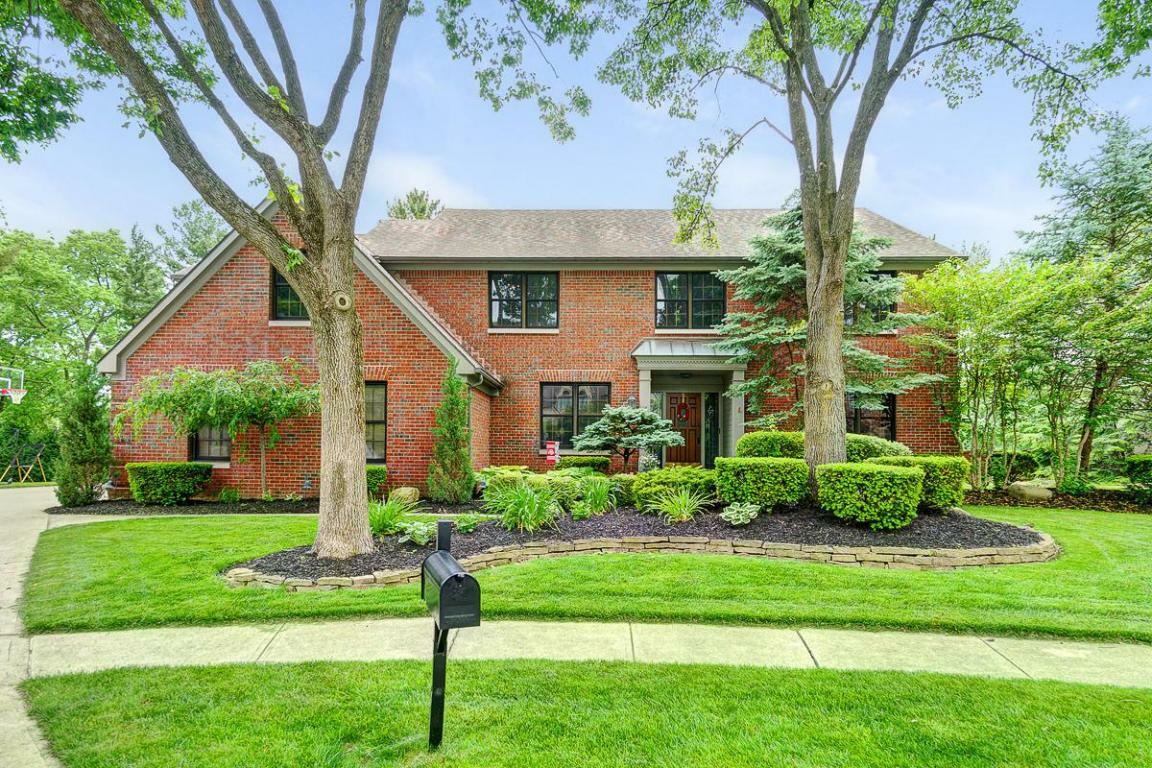 Property Photo: 1190 Brittany Lane OH 43220