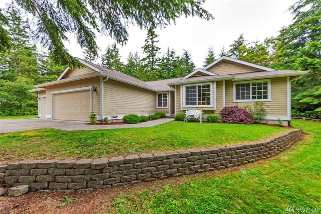 Property Photo:  47 Robbins Rd  WA 98358 