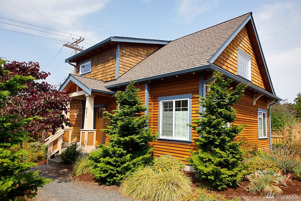 Property Photo: 601 Arbor Crest Lane WA 98260