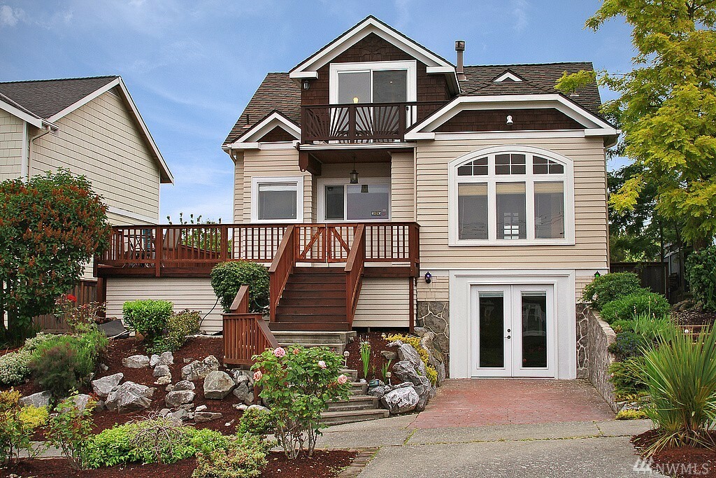 Property Photo: 6736 36th Ave SW WA 98126