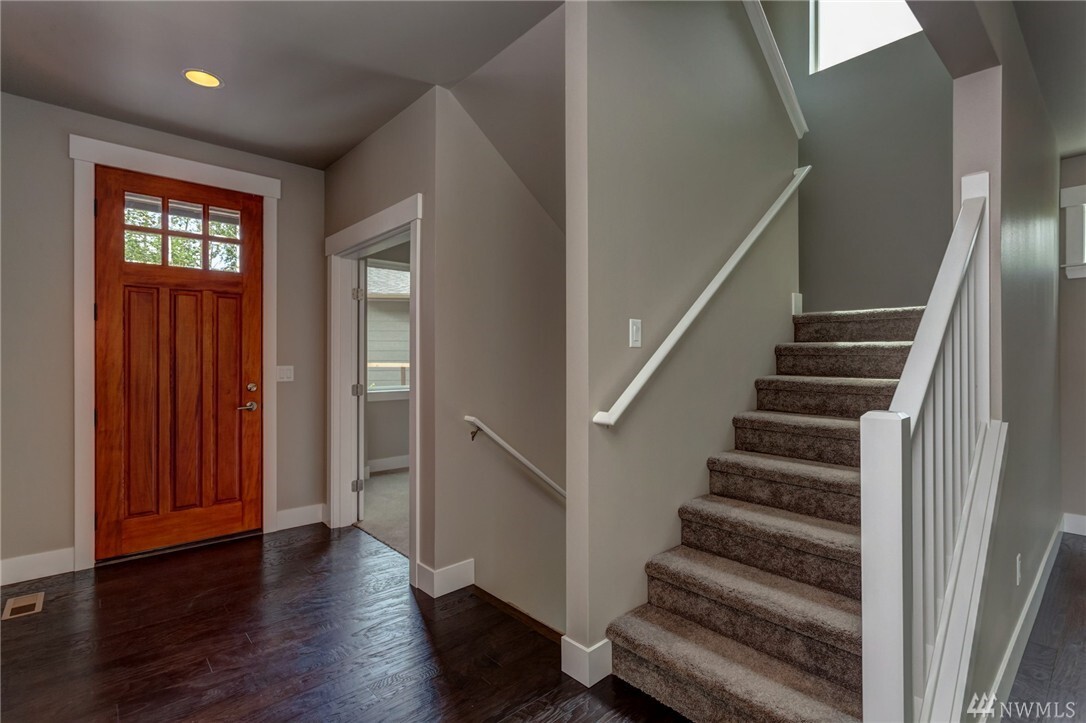 Property Photo: 3305 Sydney Ct WA 98226