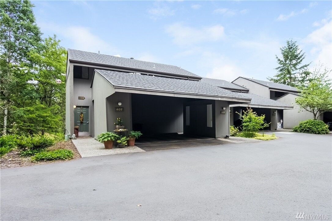 Property Photo:  6448  138th Avenue NE 407  WA 98052 