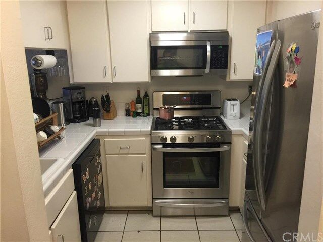 Property Photo:  1125 Pico Boulevard 201  CA 90405 