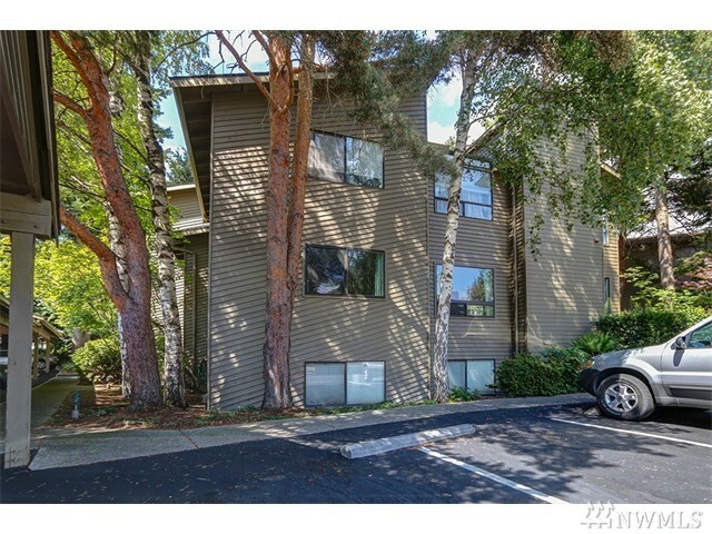 Property Photo:  130 SW 116th F-32  WA 98146 