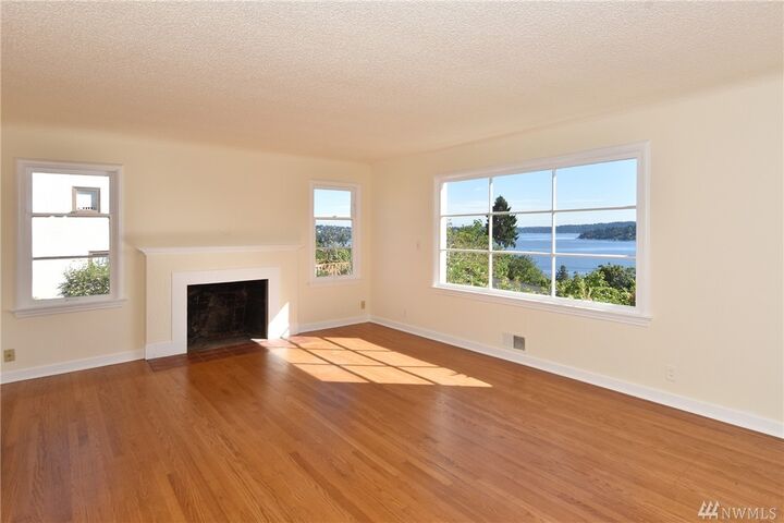 Property Photo:  9714 Waters Ave S  WA 98118 