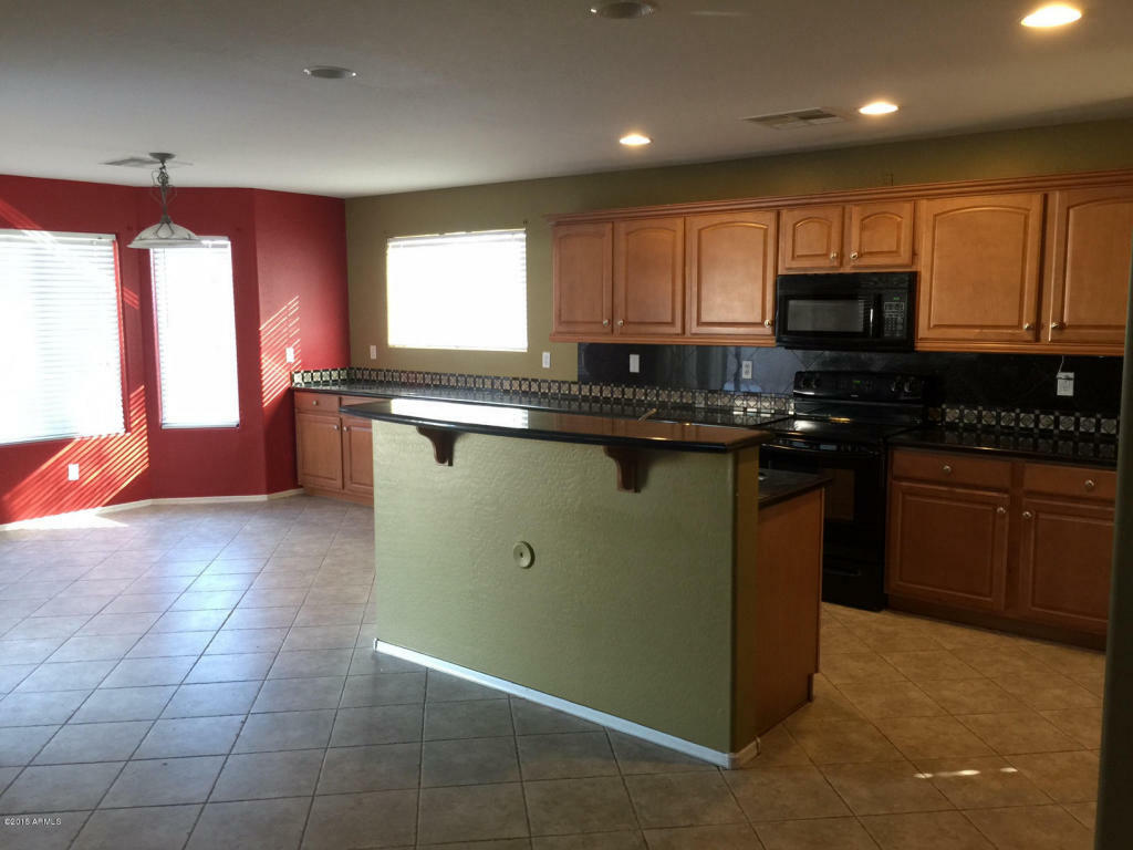 Property Photo:  10502 W Edgemont Drive  AZ 85392 