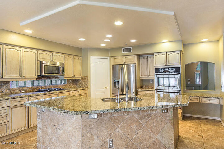 Property Photo: 7669 E Rose Garden Lane AZ 85255