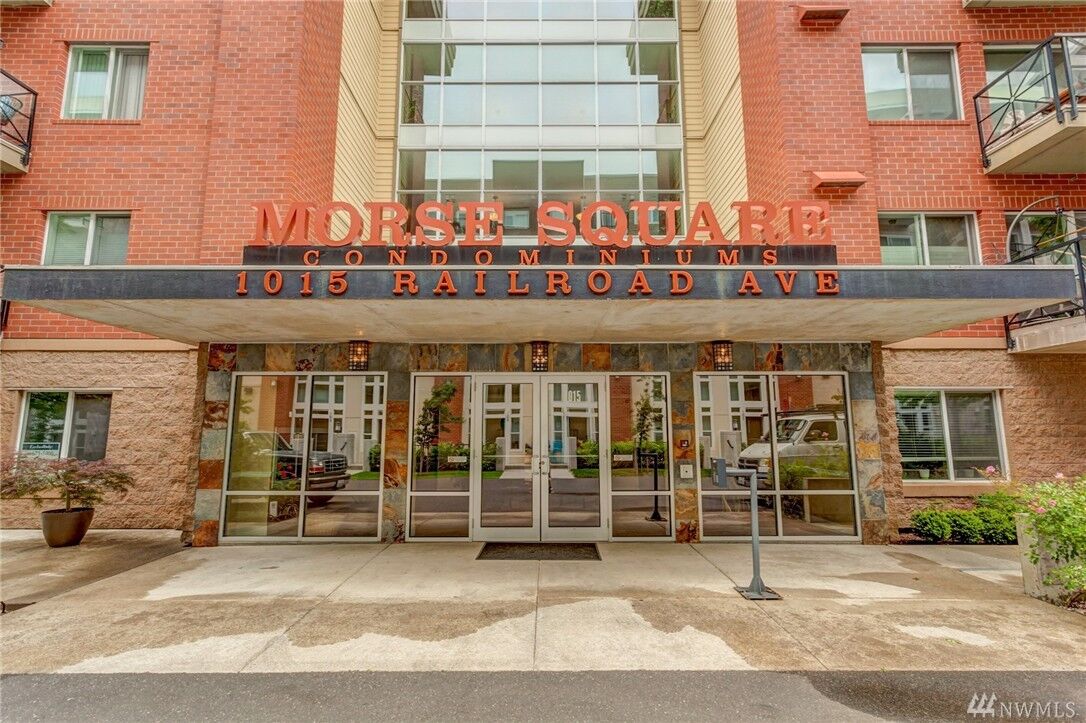 Property Photo:  1015  Railroad Avenue 315  WA 98225 