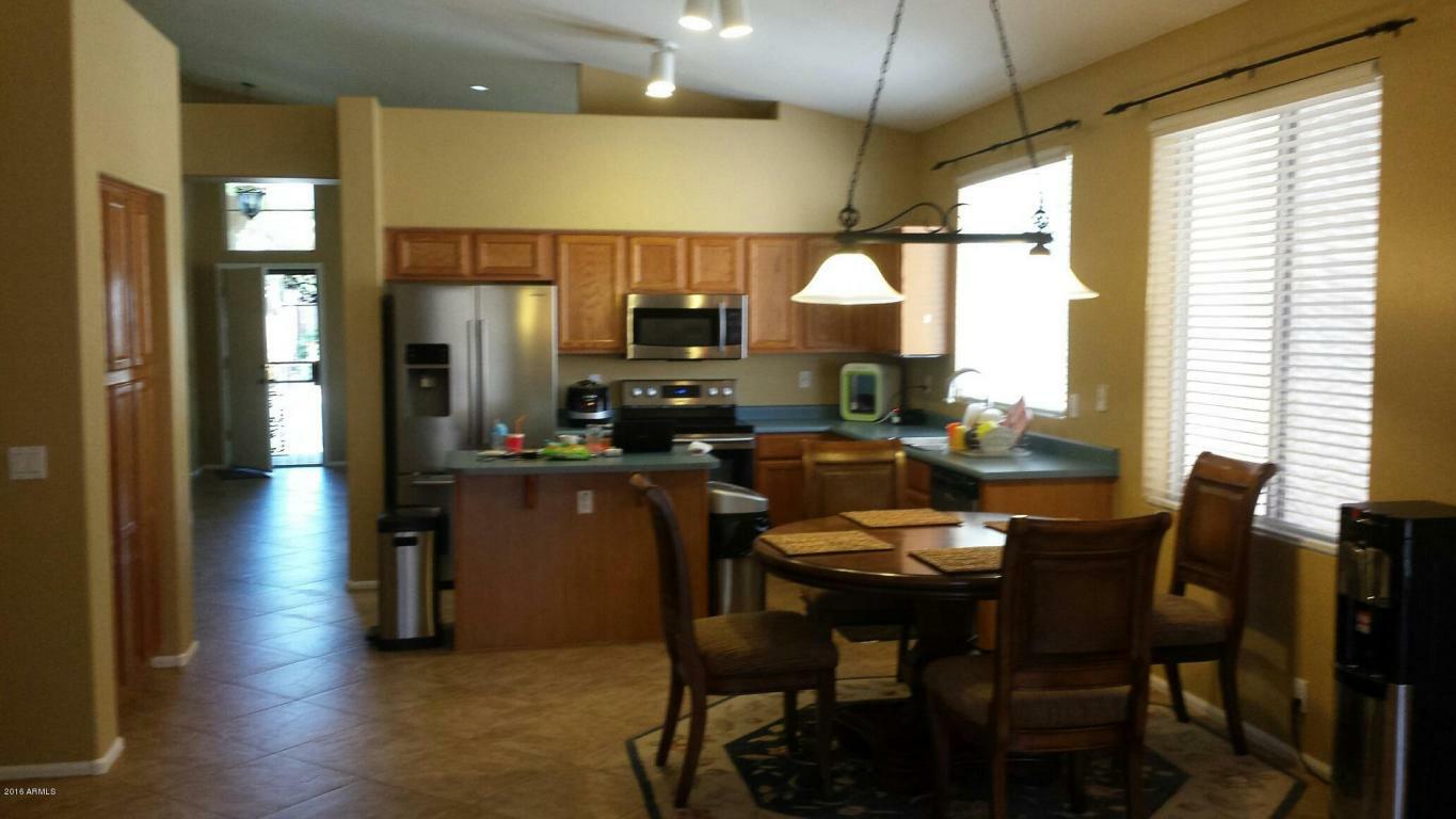 Property Photo:  833 W Hemlock Way  AZ 85248 