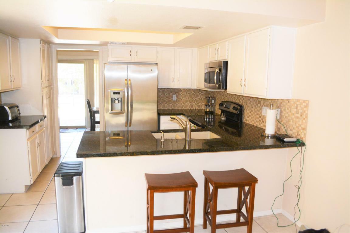 Property Photo:  320 E Larkspur Lane  AZ 85288 