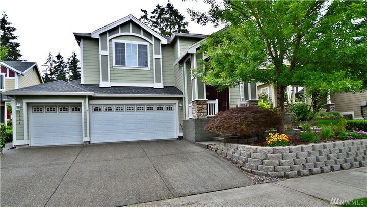 Property Photo: 5804 Olive Ave SE WA 98092