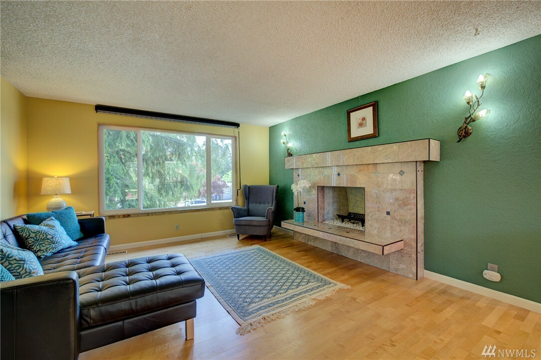 Property Photo:  11328 SE 180th Place  WA 98055 