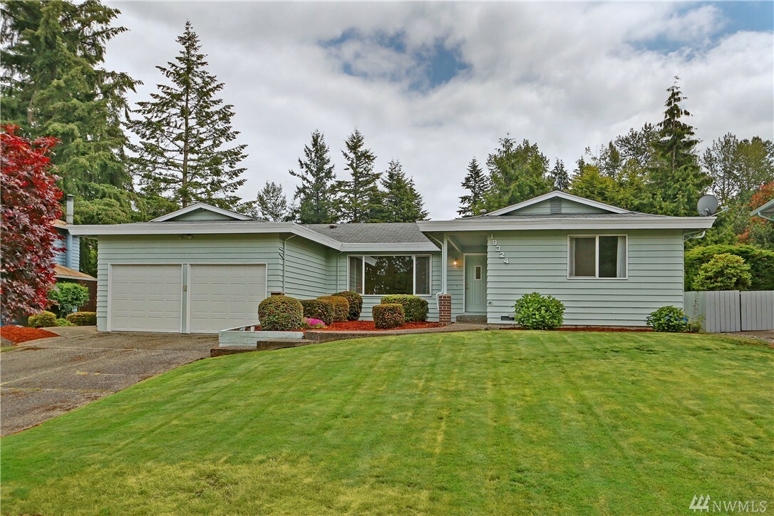 Property Photo:  19324 140th Place SE  WA 98058 