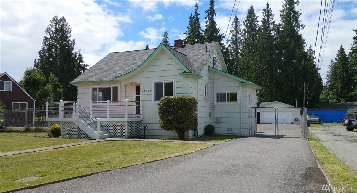 Property Photo:  13241 12th Ave S  WA 98168 