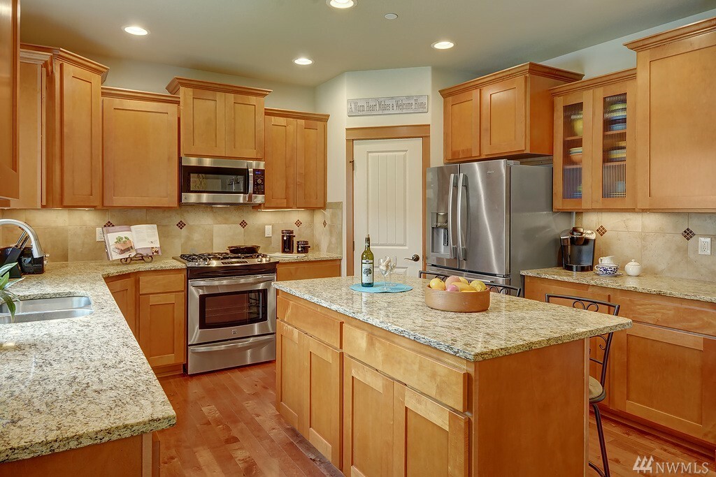 Property Photo: 206 233rd Place SE WA 98021