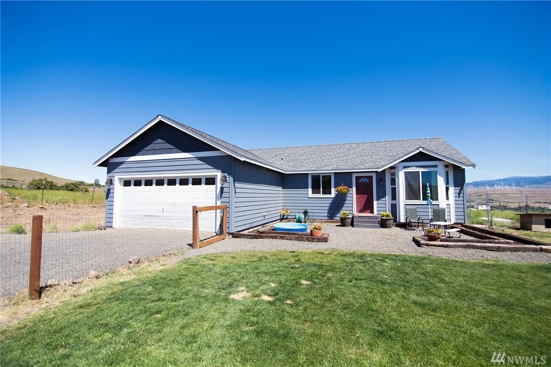 Property Photo: 1311 Watt Canyon Rd WA 98946