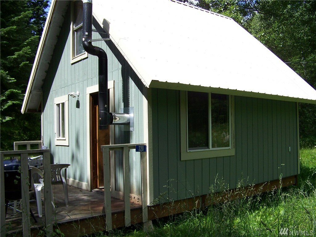 Property Photo: 220 Homestead Lane WA 98925