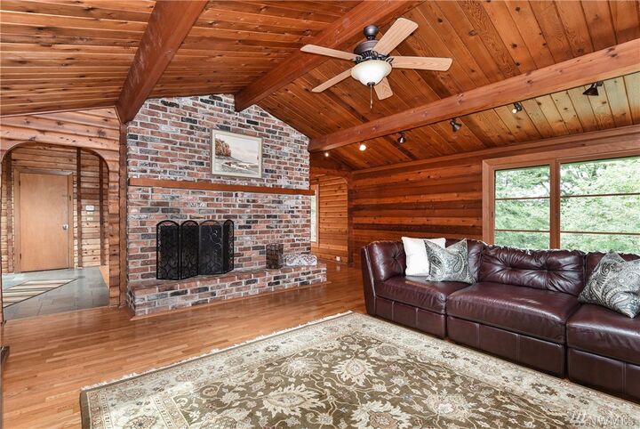 Property Photo:  5322 235th Ave SE  WA 98029 