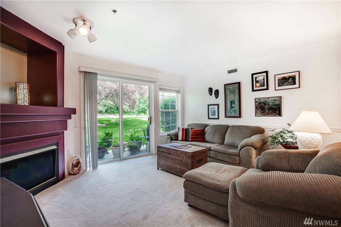 Property Photo: 25235 SE Klahanie Blvd B102 WA 98029