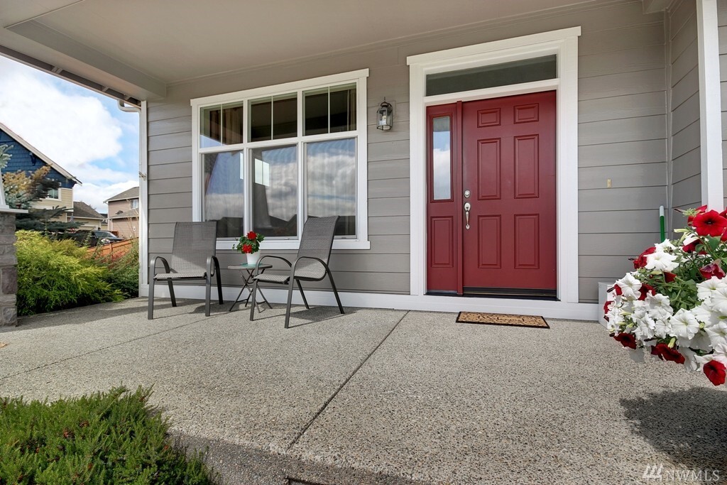 Property Photo: 16924 135th Av Ct E WA 98374