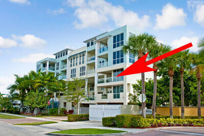 Property Photo:  120 SE 19th Avenue 302  FL 33441 