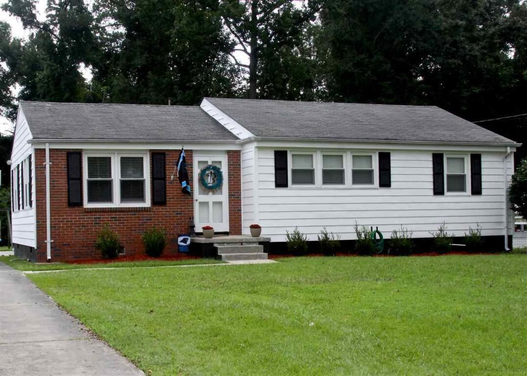 Property Photo:  304 Seminole Trail  NC 28540 