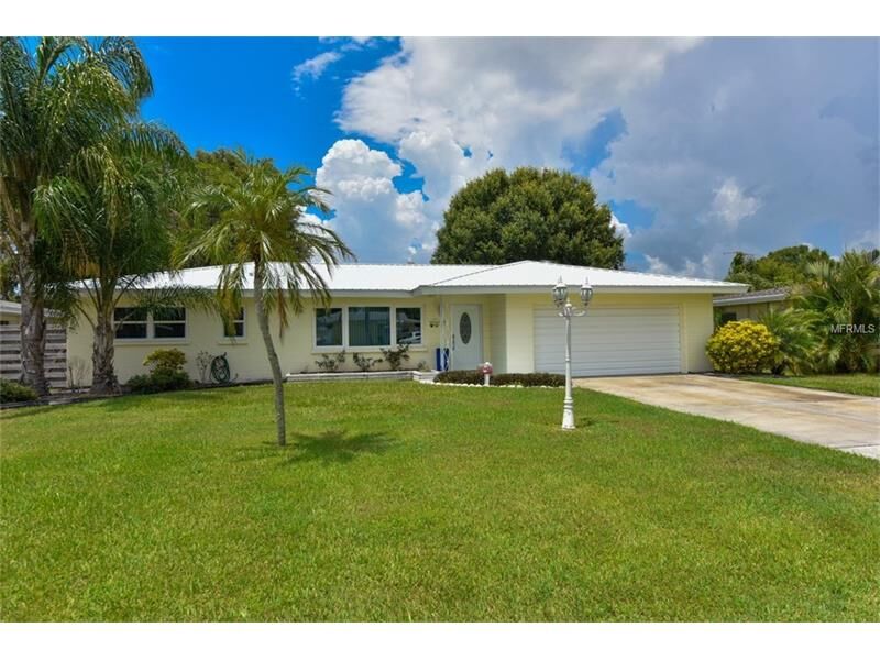 Property Photo:  2327 Tulip Street  FL 34239 