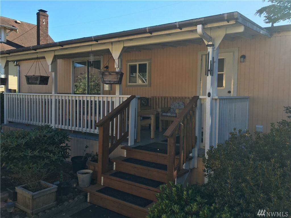 Property Photo:  1225 3rd St  WA 98537 