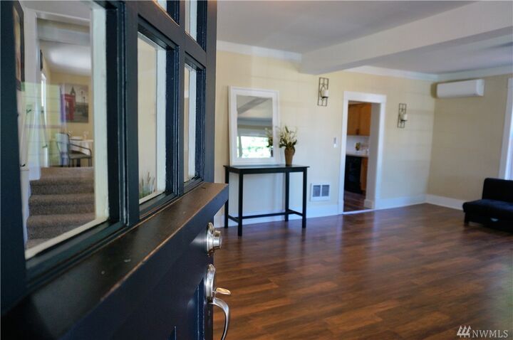 Property Photo: 1013 5th Street WA 98337