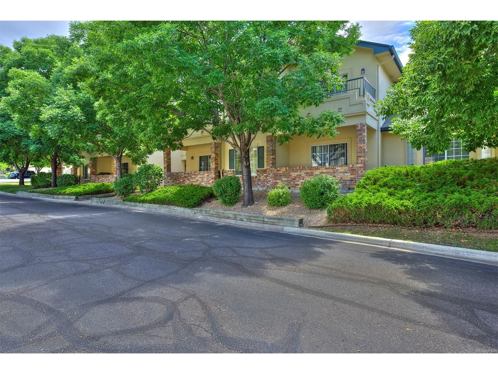 Property Photo:  8691 East Dry Creek Road Unit 821  CO 80112 