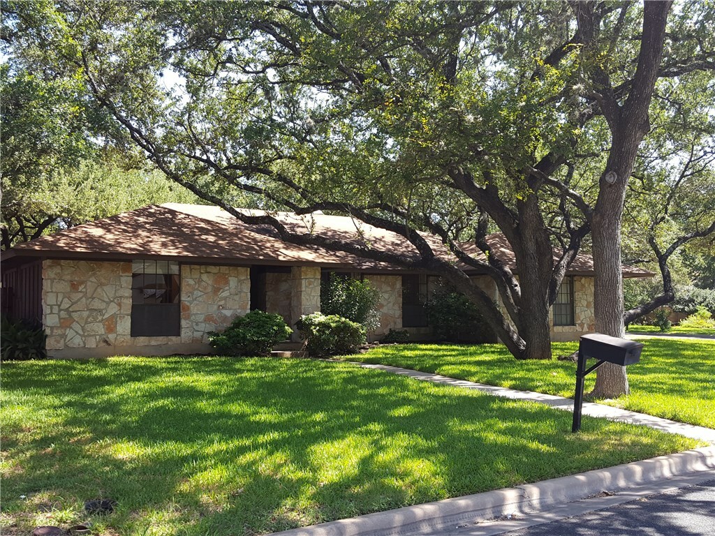 Property Photo:  4300 Balcones Woods Drive  TX 78759 