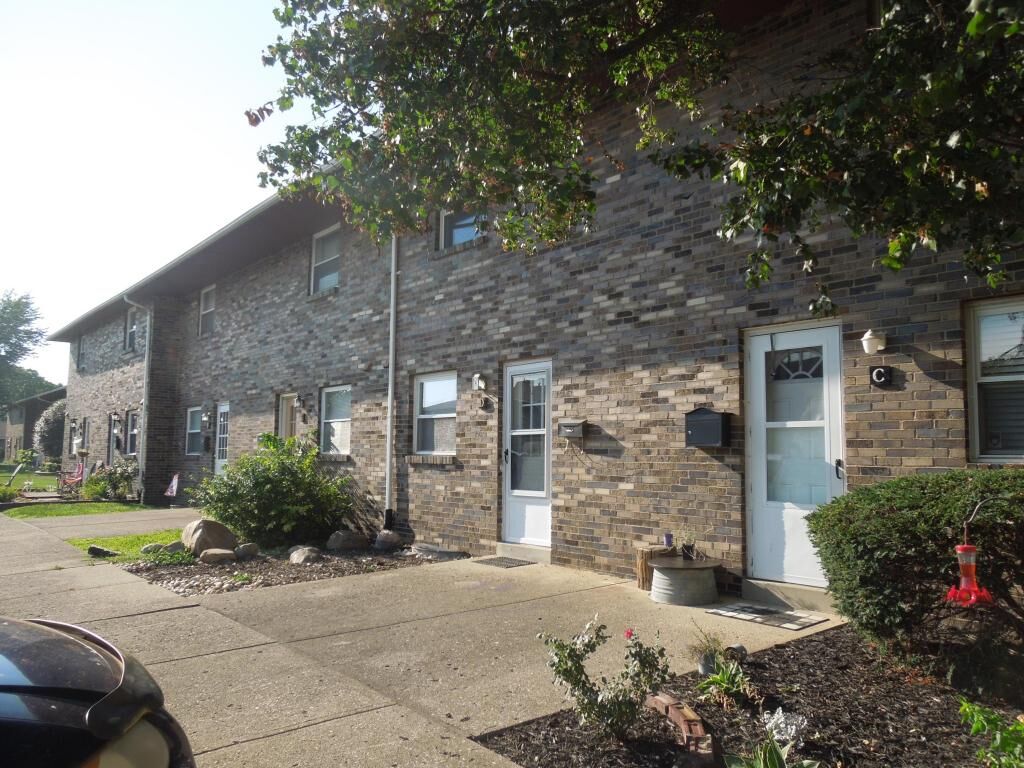 Property Photo:  1261 Woodbrook Lane  OH 43223
