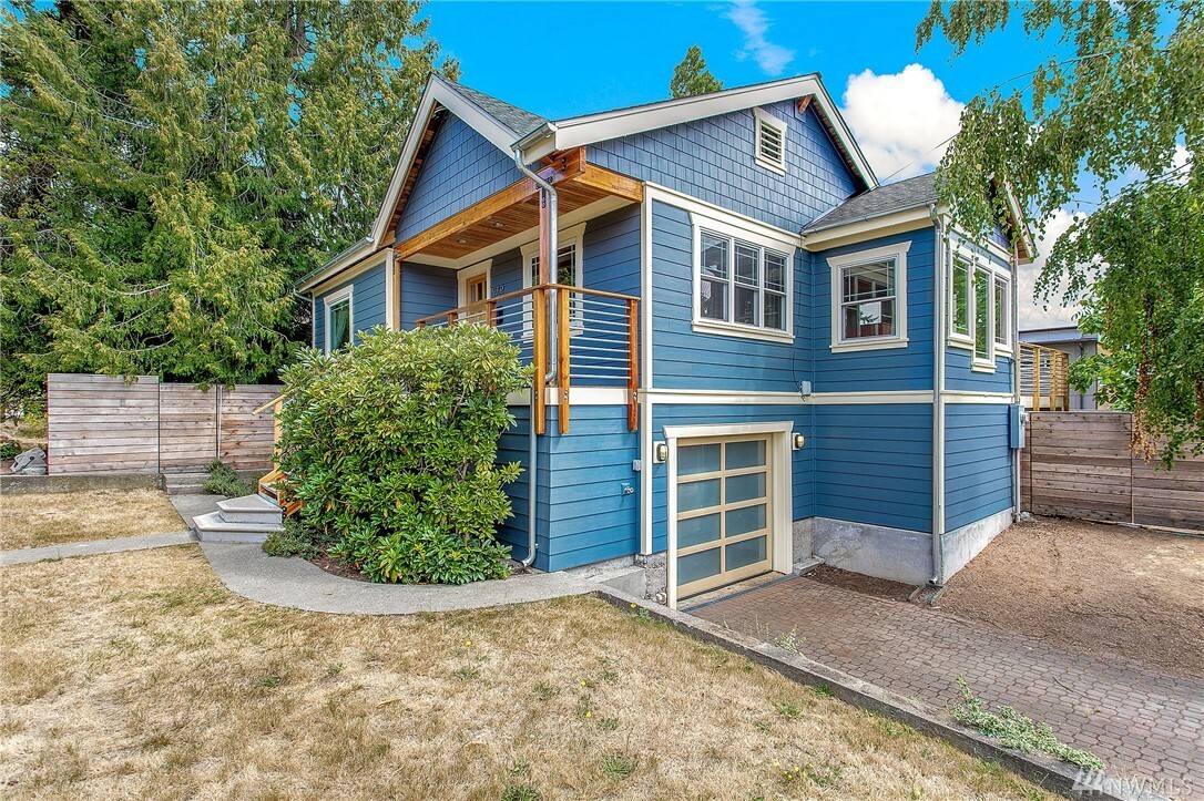 Property Photo:  9702 Linden Ave N  WA 98103 