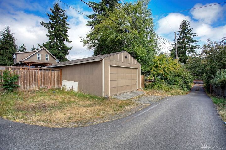 Property Photo: 3735 N Shirley St WA 98407