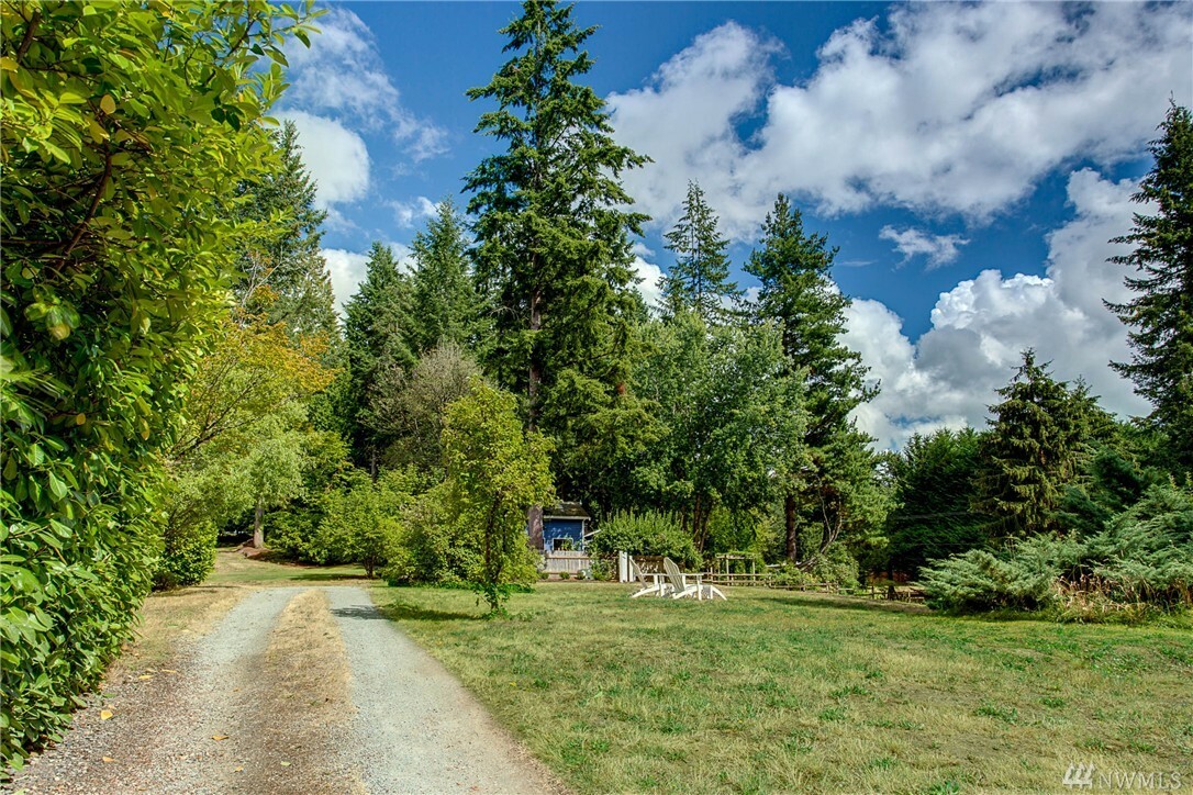 Property Photo:  11610 201st Place NE  WA 98053 