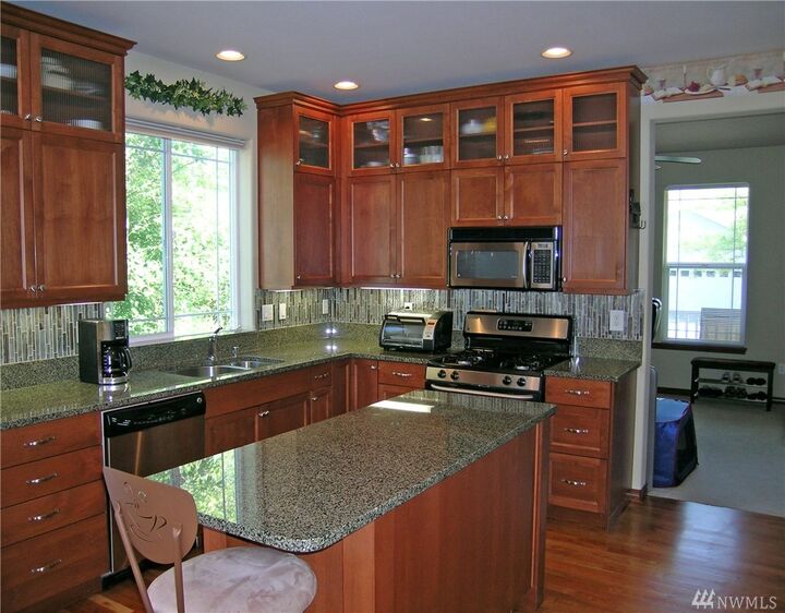 Property Photo:  611 Starflower Ct  WA 98226 