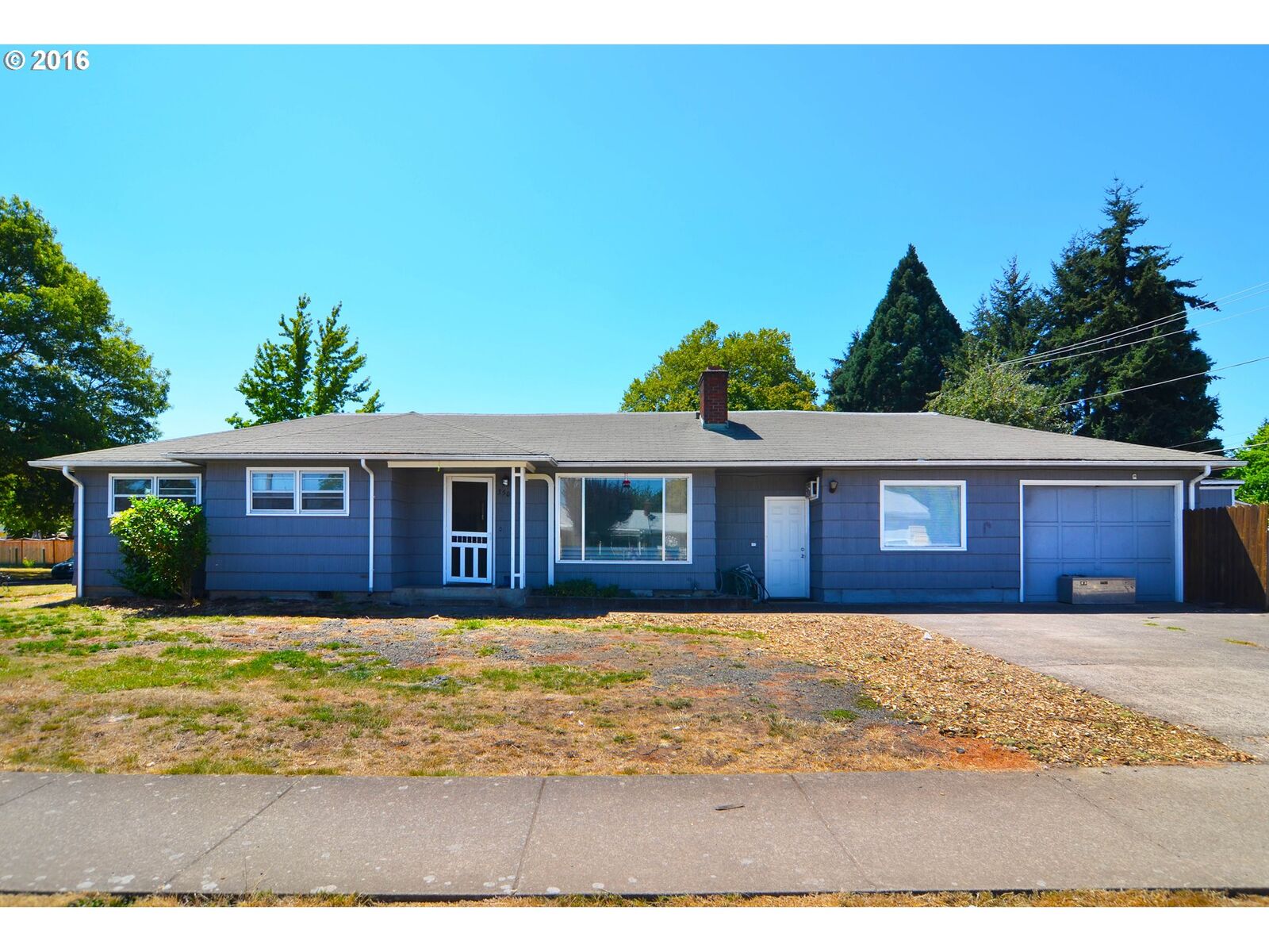 Property Photo:  3506 Royal Ave  OR 97402 