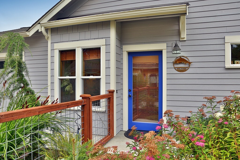 Property Photo: 283 Laurel Loop WA 98260