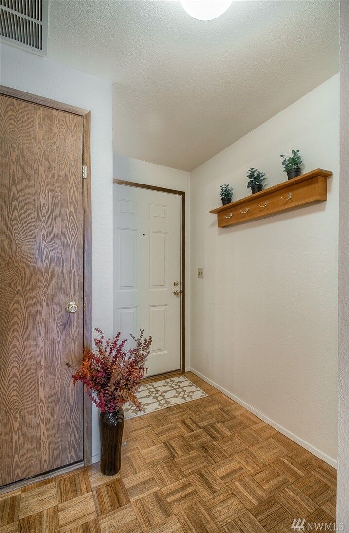 Property Photo: 315 E Park St A-22 WA 98045