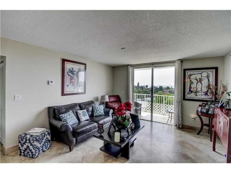 Property Photo:  1555 N Treasure Dr 411  FL 33141 