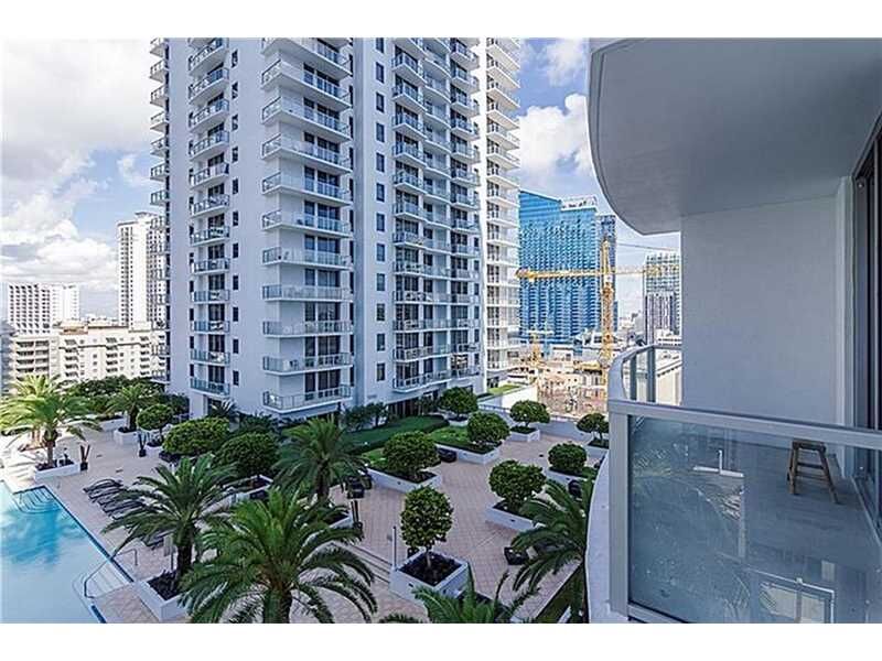 Property Photo:  1060 Brickell Av 1611  FL 33131 