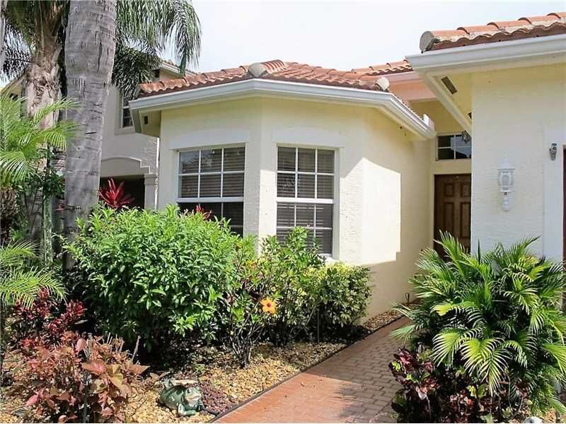 Property Photo: 8230 Emerald Winds Circle FL 33473